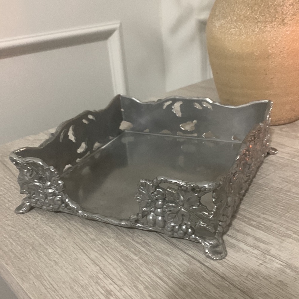 Arthur Court napkin box